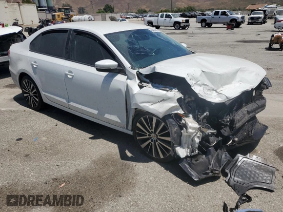 2014 Volkswagen Jetta SE with VIN 3VWD17AJ5EM295208, listed as a Copart auction lot 64684005 with 94,133 mi miles and Salvage title. Bid and sale history available at DreamBid. Image 4.