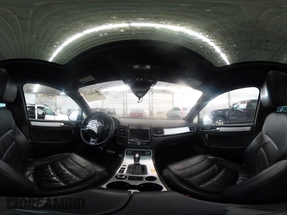 2017 Volkswagen Touareg Wolfsburg Edition с VIN WVGRF7BP3HD003094, выставлен на аукционе IAAI как лот 41199373 с пробегом 110 880 миль миль и . История ставок и продаж доступна на DreamBid. Изображение 19.
