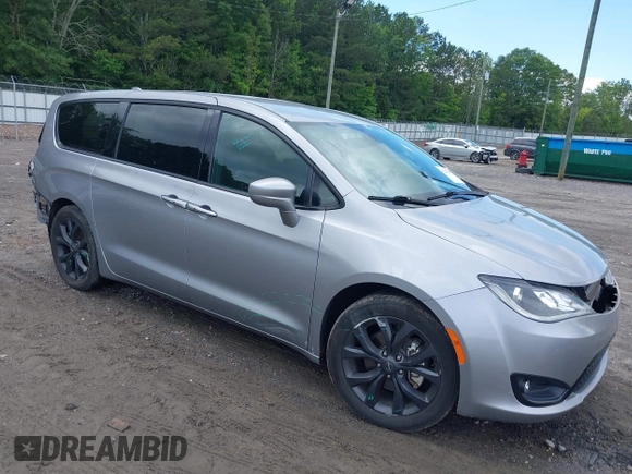 2019 Chrysler Pacifica Touring Plus z VIN 2C4RC1FG0KR574955, wystawiony jako IAAI lot #42254948 z przebiegiem 82 423 mil mil oraz . Historia ofert i sprzedaży dostępna na DreamBid. Obrazek 1.