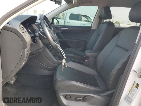 2018 Volkswagen Tiguan SEL z VIN 3VV3B7AX8JM208087, wystawiony jako Copart lot #59563715 z przebiegiem 79 863 mil mil oraz Szkoda całkowita • Salvage title. Historia ofert i sprzedaży dostępna na DreamBid. Obrazek 7.