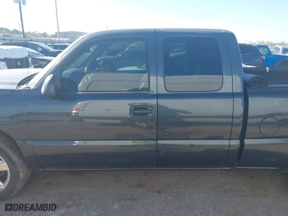 2003 Chevrolet Silverado 1500 LS with VIN 2GCEC19X431138524, listed as a IAAI auction lot 41729057 with 295,394 mi miles. Bid and sale history available at carsss.com. Image 14.