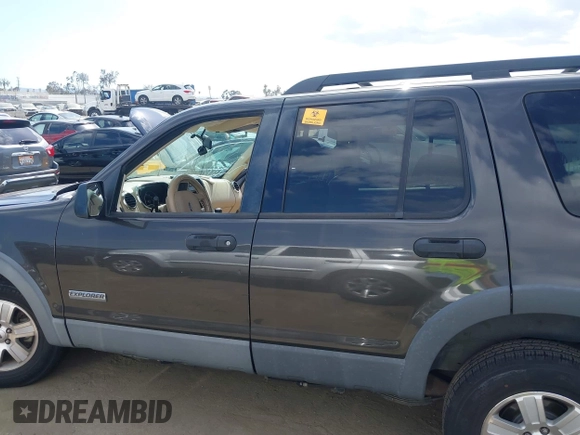 2006 Ford Explorer XLT with VIN 1FMEU63EX6UB52613, listed as a IAAI auction lot 42260462 with Not provided miles and . Bid and sale history available at DreamBid. Image 13.
