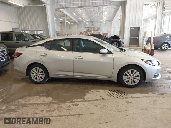 2022 Nissan Sentra S with VIN 3N1AB8BV0NY259819, listed as a IAAI auction lot 41645262 with 55,011 mi miles. Bid and sale history available at carsss.com. Image 13.