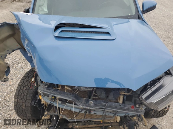 2018 Toyota 4Runner SR5 with VIN JTEBU5JR8J5583392, listed as a Copart auction lot 50820825 with 124,796 mi miles and Salvage Title. Bid and sale history available at DreamBid. Image 13.