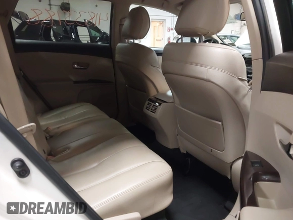 2010 Toyota Venza with VIN 4T3ZA3BB2AU021658, listed as a IAAI auction lot 41833788 with 180,832 mi miles. Bid and sale history available at carsss.com. Image 8.