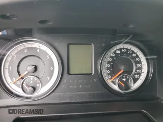 2018 Ram 1500 Express z VIN 3C6RR6KG2JG249849, wystawiony jako Copart lot #42008845 z przebiegiem Nie podano mil oraz Nie do naprawy • Non repairable. Historia ofert i sprzedaży dostępna na DreamBid. Obrazek 9.