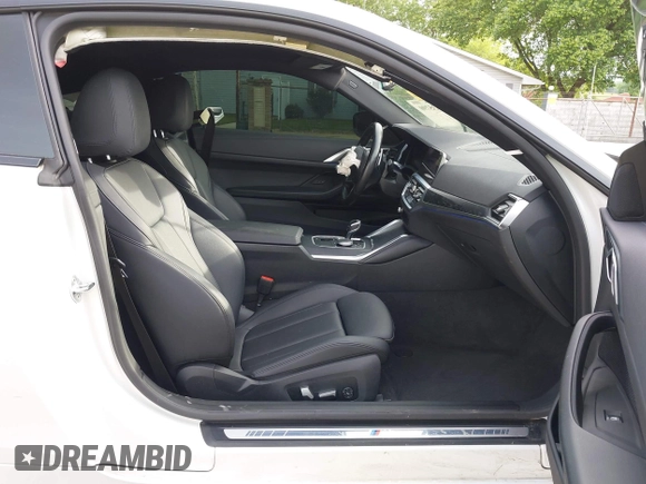 2021 BMW 4 Series 430i xDrive z VIN WBA73AP05MCG14970, wystawiony jako IAAI lot #42335790 z przebiegiem 69 926 mil mil oraz . Historia ofert i sprzedaży dostępna na DreamBid. Obrazek 5.