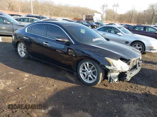 2011 Nissan Maxima 3.5 SV with VIN 1N4AA5AP1BC800498, listed as a IAAI auction lot 41485132 with 190,884 mi miles. Bid and sale history available at carsss.com. Image 1.