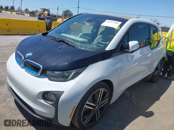 2014 BMW i3 with VIN WBY1Z2C55EV284358, listed as a IAAI auction lot 42597996 with 48,233 mi miles and . Bid and sale history available at DreamBid. Image 2.