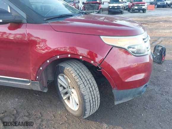 2014 Ford Explorer XLT with VIN 1FM5K7D94EGA02748, listed as a IAAI auction lot 41123742 with 246,910 mi miles. Bid and sale history available at carsss.com. Image 6.
