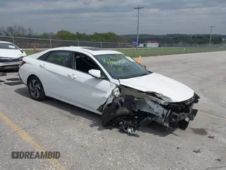 2025 Hyundai Elantra Limited z VIN KMHLN4DJ5SU134793, wystawiony jako IAAI lot #42044140 z przebiegiem 808 mil mil oraz . Historia ofert i sprzedaży dostępna na DreamBid. Obrazek 1.