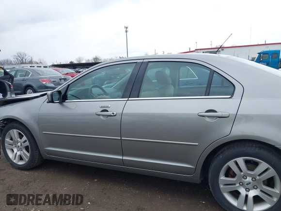 2009 Ford Fusion SEL with VIN 3FAHP08109R102428, listed as a IAAI auction lot 41951682 with 106,255 mi miles. Bid and sale history available at carsss.com. Image 15.