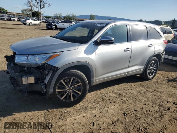 2018 Toyota Highlander SE z VIN 5TDKZRFH5JS534366, wystawiony jako Copart lot #52105255 z przebiegiem 53 972 mil mil oraz Szkoda całkowita • Salvage title. Historia ofert i sprzedaży dostępna na DreamBid. Obrazek 1.