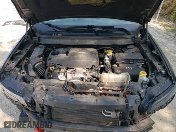 2019 Jeep Cherokee Trailhawk Elite с VIN 1C4PJMBN5KD123705, выставлен на аукционе Copart как лот 58827215 с пробегом 56 913 миль миль и Списание • Salvage title. История ставок и продаж доступна на DreamBid. Изображение 12.