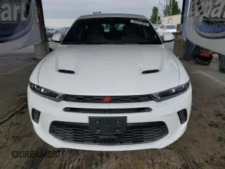2024 Dodge Hornet R/T z VIN ZACPDFCW1R3A28605, wystawiony jako Copart lot #63086245 z przebiegiem 17 740 mil mil oraz Szkoda całkowita • Salvage title. Historia ofert i sprzedaży dostępna na DreamBid. Obrazek 5.
