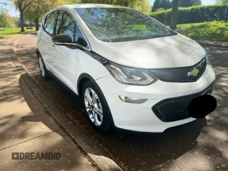 2018 Chevrolet Bolt EV LT z VIN 1G1FW6S00J4139749, wystawiony jako Copart lot #66739575 z przebiegiem 51 390 mil mil oraz Czysty tytuł • Clean title. Historia ofert i sprzedaży dostępna na DreamBid. Obrazek 1.