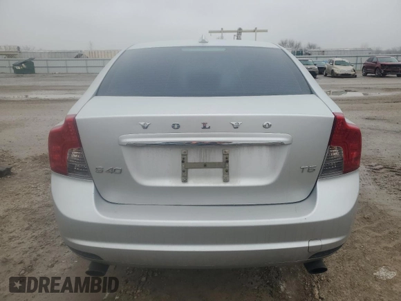 2011 Volvo S40 с VIN YV1672MS5B2543942, выставлен на аукционе Copart как лот 44022725 с пробегом 140 273 миль миль и Списание • Salvage title. История ставок и продаж доступна на DreamBid. Изображение 6.