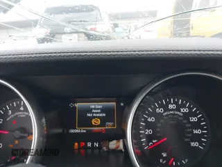 2019 Ford Mustang EcoBoost z VIN 1FATP8UH3K5106557, wystawiony jako IAAI lot #42223835 z przebiegiem 32 353 mil mil oraz . Historia ofert i sprzedaży dostępna na DreamBid. Obrazek 7.
