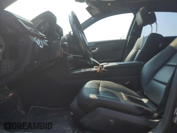 2011 Mercedes-Benz E 350 Luxury with VIN WDDHF8HB6BA385055, listed as a Copart auction lot 59563535 with 301,092 mi miles and Salvage title. Bid and sale history available at DreamBid. Image 7.