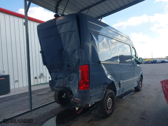 2019 Mercedes-Benz Sprinter Cargo Van with VIN WD4PF0CDXKP090477, listed as a IAAI auction lot 41477812 with 96,660 mi miles. Bid and sale history available at carsss.com. Image 4.