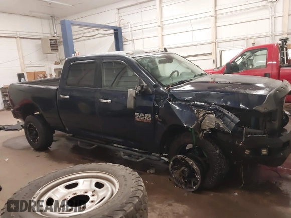2018 Ram 2500 Big Horn with VIN 3C6UR5DLXJG233378, listed as a IAAI auction lot 41007365 with 96,371 mi miles. Bid and sale history available at carsss.com. Image 13.