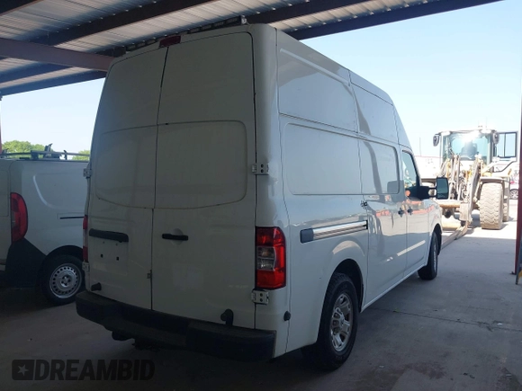 2018 Nissan NV Cargo SV z VIN 1N6AF0LYXJN809818, wystawiony jako IAAI lot #41882662 z przebiegiem 109 329 mil mil oraz . Historia ofert i sprzedaży dostępna na DreamBid. Obrazek 4.