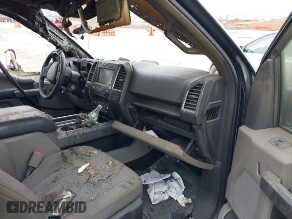 2015 Ford F-150 XLT with VIN 1FTEW1EG0FKE67898, listed as a IAAI auction lot 41407634 with 1 mi miles. Bid and sale history available at carsss.com. Image 5.