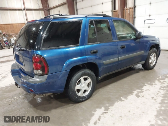 2005 Chevrolet TrailBlazer LT with VIN 1GNDT13S452336684, listed as a IAAI auction lot 42201460 with 139,327 mi miles and . Bid and sale history available at DreamBid. Image 4.