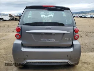 2014 Smart fortwo Passion z VIN WMEEJ9AA8DK673242, wystawiony jako Copart lot #43963505 z przebiegiem Nie podano mil oraz Tytuł czysty. Historia ofert i sprzedaży dostępna na DreamBid. Obrazek 6.