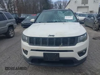 2019 Jeep Compass Latitude with VIN 3C4NJDBB6KT593118, listed as a IAAI auction lot 41747020 with 118,854 mi miles. Bid and sale history available at carsss.com. Image 12.
