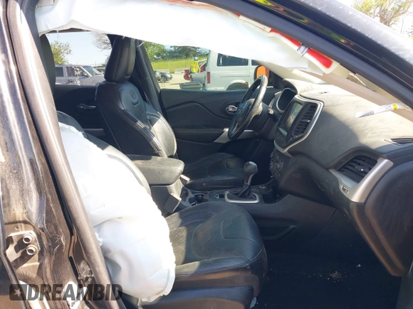 2017 Jeep Cherokee Overland с VIN 1C4PJMJS1HW645039, выставлен на аукционе IAAI как лот 42322935 с пробегом 84 117 миль миль и . История ставок и продаж доступна на DreamBid. Изображение 5.