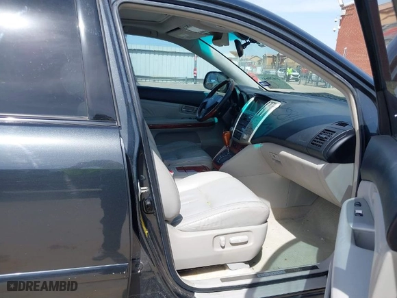 2004 Lexus RX 330 with VIN JTJGA31U340028764, listed as a IAAI auction lot 41829648 with 147,613 mi miles. Bid and sale history available at carsss.com. Image 5.