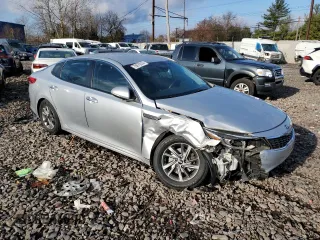 2019 Kia Optima LX z VIN 5XXGT4L30KG343606, wystawiony jako Copart lot #79975014 z przebiegiem 181 728 mil mil oraz Szkoda całkowita • Salvage title. Historia ofert i sprzedaży dostępna na DreamBid. Obrazek 4.