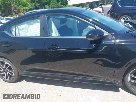 2025 Nissan Sentra SR with VIN 3N1AB8DV3SY306687, listed as a IAAI auction lot 42092165 with 3,676 mi miles and . Bid and sale history available at DreamBid. Image 13.