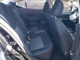 2021 Nissan Versa S z VIN 3N1CN8DV2ML911171, wystawiony jako Copart lot #84080294 z przebiegiem 49 397 mil mil oraz Szkody całkowita. Historia ofert i sprzedaży dostępna na DreamBid. Obrazek 10.