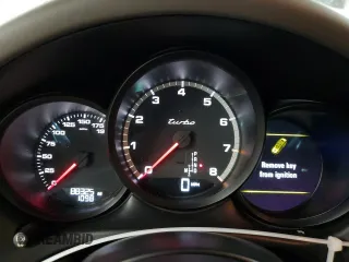 2015 Porsche Macan Turbo z VIN WP1AF2A58FLB90256, wystawiony jako Copart lot #52636165 z przebiegiem 88 325 mil mil oraz Szkoda całkowita • Salvage title. Historia ofert i sprzedaży dostępna na DreamBid. Obrazek 9.