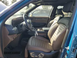 2024 Kia EV9 Land with VIN KNDADFS59R6027390, listed as a Copart auction lot 43252855 with 7,376 mi miles and Salvage Title. Bid and sale history available at carsss.com. Image 7.