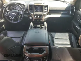 2020 Ram 1500 Laramie z VIN 1C6SRFJT5LN402007, wystawiony jako Copart lot #56427815 z przebiegiem 79 159 mil mil oraz Szkoda całkowita • Salvage title. Historia ofert i sprzedaży dostępna na DreamBid. Obrazek 8.