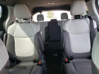 2022 Toyota Sienna XSE z VIN 5TDDSKFC4NS053796, wystawiony jako Copart lot #71183874 z przebiegiem 40 564 mil mil oraz Nie do naprawy • Non repairable. Historia ofert i sprzedaży dostępna na DreamBid. Obrazek 9.