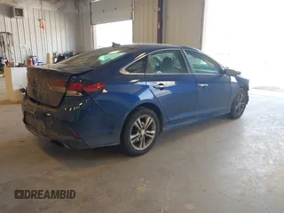 2019 Hyundai Sonata SEL z VIN 5NPE34AF7KH772590, wystawiony jako IAAI lot #42119756 z przebiegiem 85 703 mil mil oraz . Historia ofert i sprzedaży dostępna na DreamBid. Obrazek 4.