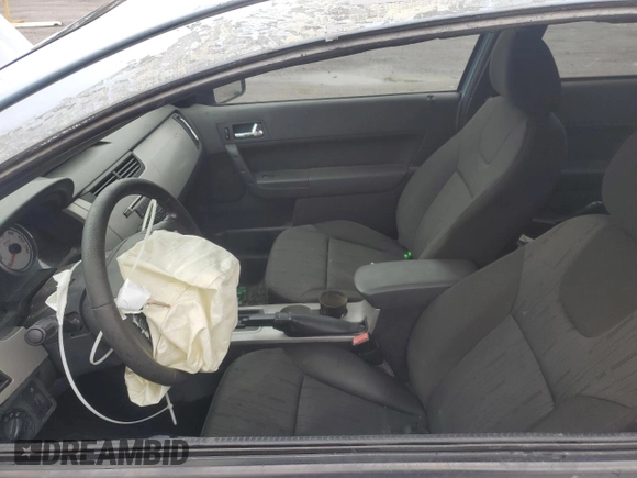 2008 Ford Focus SE z VIN 1FAHP33N48W204502, wystawiony jako Copart lot #53145615 z przebiegiem Nie podano mil oraz Szkoda całkowita • Salvage title. Historia ofert i sprzedaży dostępna na DreamBid. Obrazek 7.