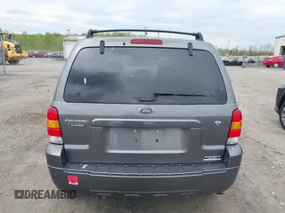 2005 Ford Escape Limited with VIN 1FMYU94155KB76337, listed as a IAAI auction lot 42006729 with 170,526 mi miles. Bid and sale history available at carsss.com. Image 16.
