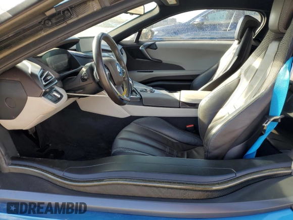 2016 BMW i8 z VIN WBY2Z2C54GV675234, wystawiony jako Copart lot #74126583 z przebiegiem 6272 mil mil oraz Szkody całkowita. Historia ofert i sprzedaży dostępna na DreamBid. Obrazek 7.
