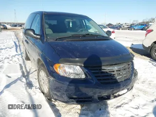 2006 Chrysler Town & Country SWB with VIN 1A4GP45R86B517370, listed as a IAAI auction lot 41638601 with 198,779 mi miles. Bid and sale history available at carsss.com. Image 1.