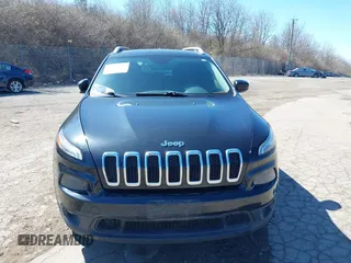 2015 Jeep Cherokee Latitude z VIN 1C4PJMCS2FW620113, wystawiony jako IAAI lot #41865228 z przebiegiem 186 983 mil mil oraz . Historia ofert i sprzedaży dostępna na DreamBid. Obrazek 13.