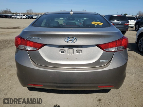 2013 Hyundai Elantra GLS z VIN 5NPDH4AE8DH425468, wystawiony jako Copart lot #54800815 z przebiegiem 320 397 mil mil oraz Czysty tytuł • Clean title. Historia ofert i sprzedaży dostępna na DreamBid. Obrazek 6.