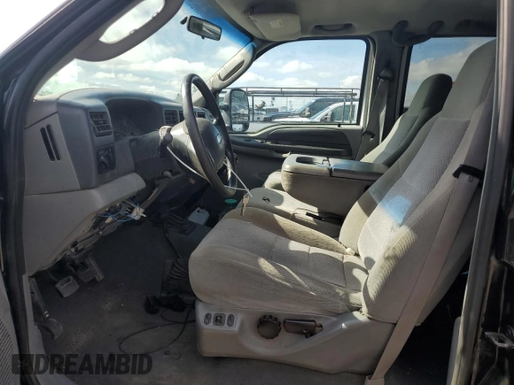 2003 Ford F-350 XL с VIN 1FTSW31P43EC53804, выставлен на аукционе Copart как лот 55336085 с пробегом 153 958 миль миль и Списание • Salvage title. История ставок и продаж доступна на DreamBid. Изображение 7.