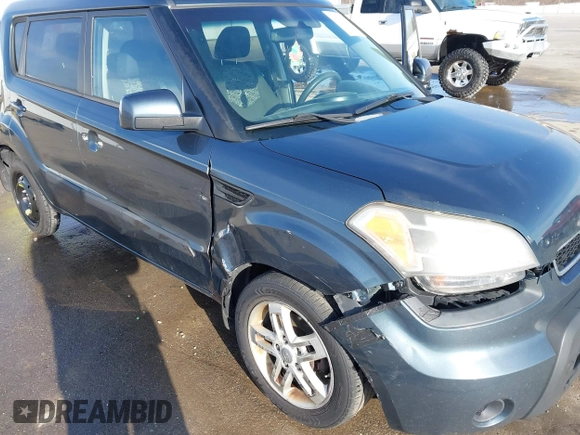 2011 Kia Soul + with VIN KNDJT2A2XB7248743, listed as a IAAI auction lot 41791749 with 242,408 mi miles. Bid and sale history available at carsss.com. Image 6.