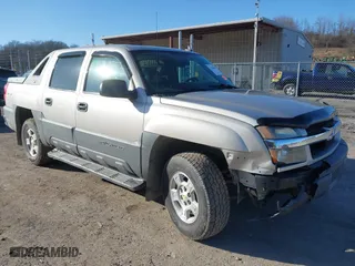 2006 Chevrolet Avalanche Z71 with VIN 3GNEK12Z76G135697, listed as a IAAI auction lot 41389880 with 162,823 mi miles. Bid and sale history available at carsss.com. Image 1.