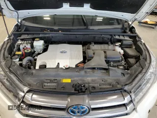 2018 Toyota Highlander Hybrid Limited with VIN 5TDDGRFH8JS039822, listed as a Copart auction lot 61665095 with 101,060 mi miles and Clean title. Bid and sale history available at DreamBid. Image 12.